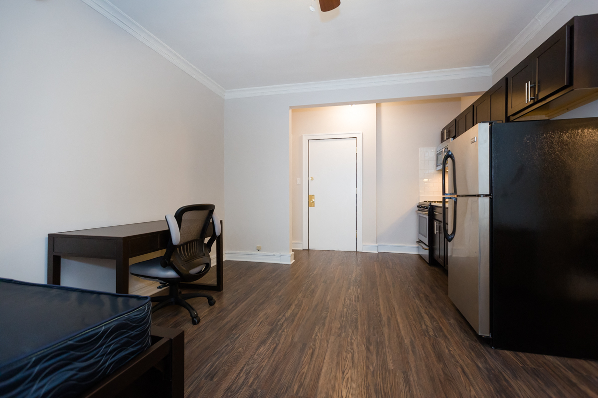 renovated one bedroom renovated two bedroom furnished furniture included hyde park chicago apartment rent hardwood floors remodel